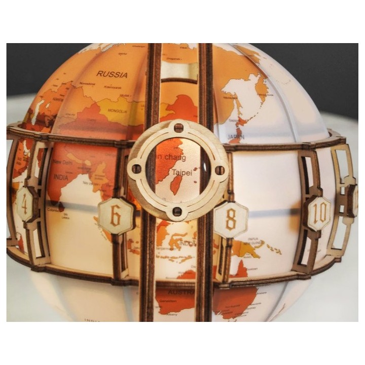 Maquette en bois globe terrestre lumineux