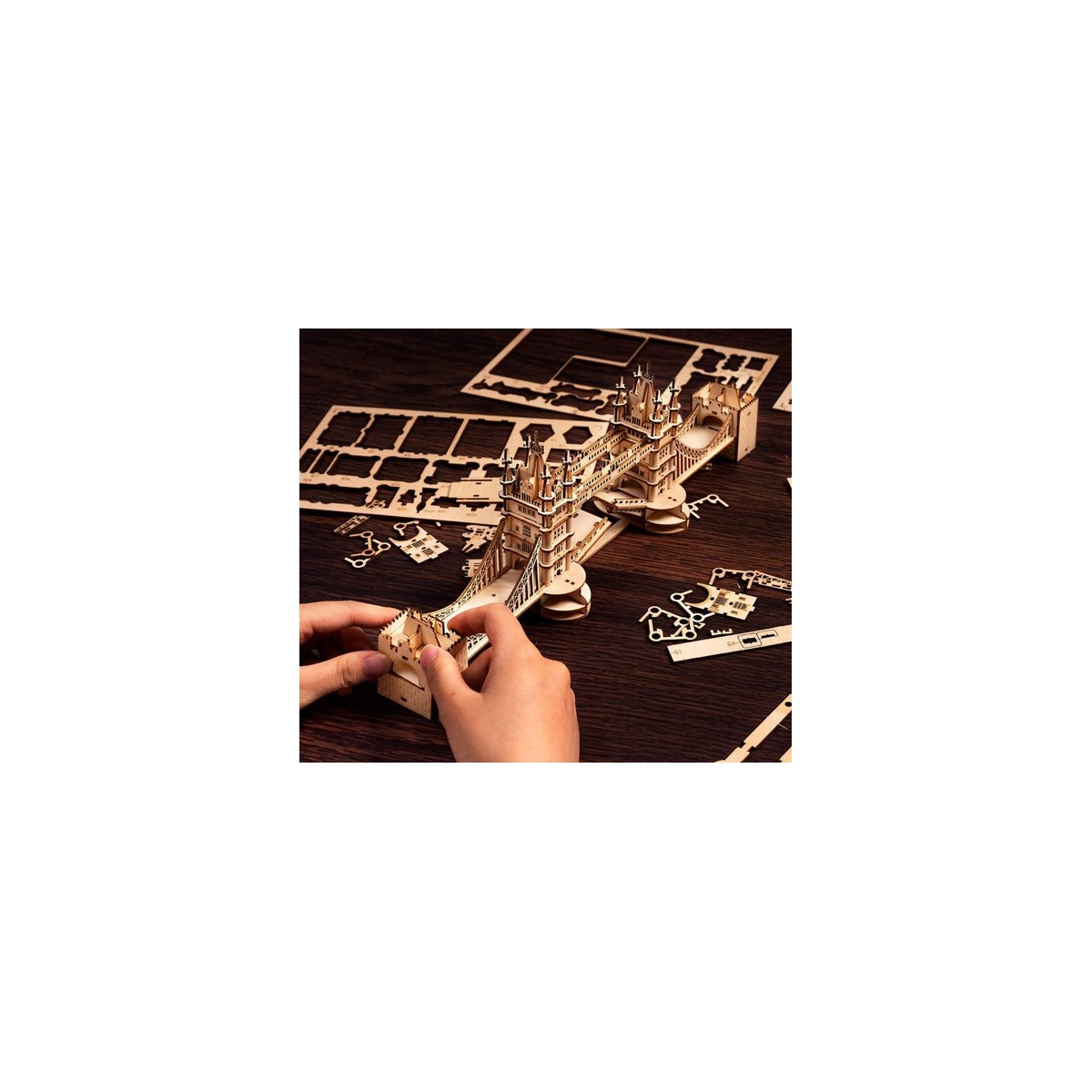 Maquette en bois lumineuse Tower Bridge