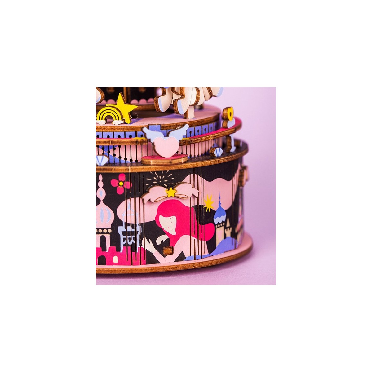 Maquette en bois Manège musical animé coloré