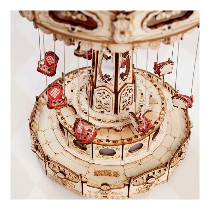 Maquette en bois animée lumineuse musicale Manège chaises volantes