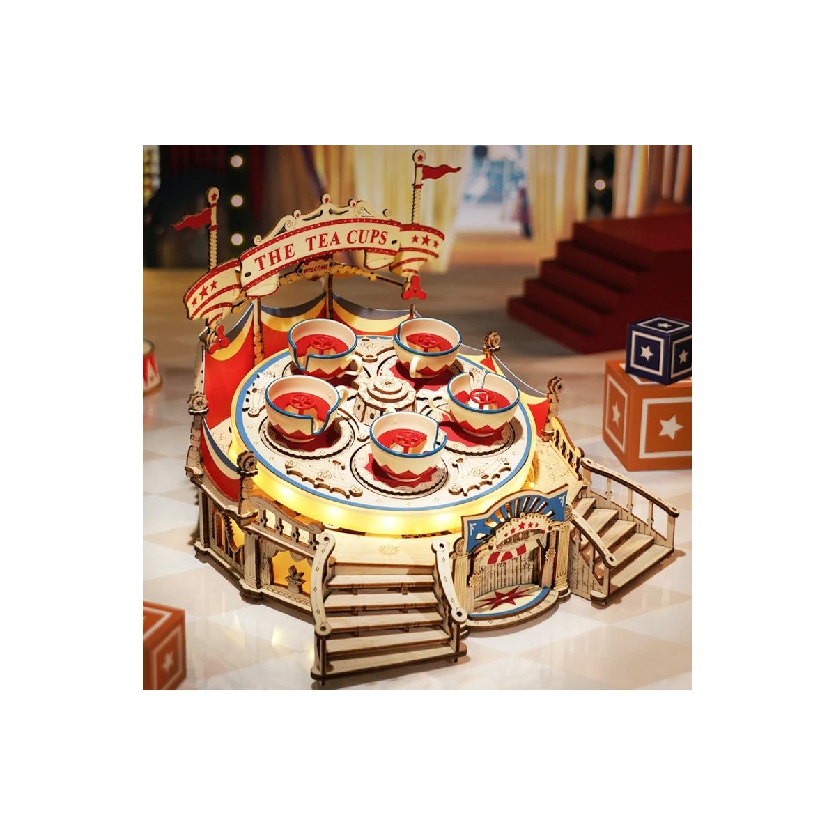 Maquette en bois animée lumineuse musicale Manège tasses tournantes