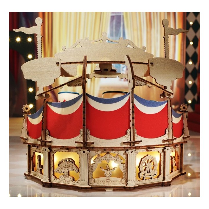 Maquette en bois animée lumineuse musicale Manège tasses tournantes