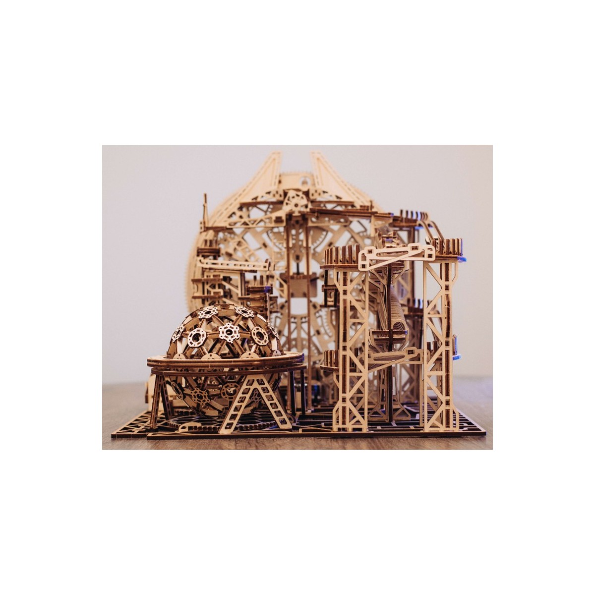 Maquette en bois animée Circuit de billes Galaxie