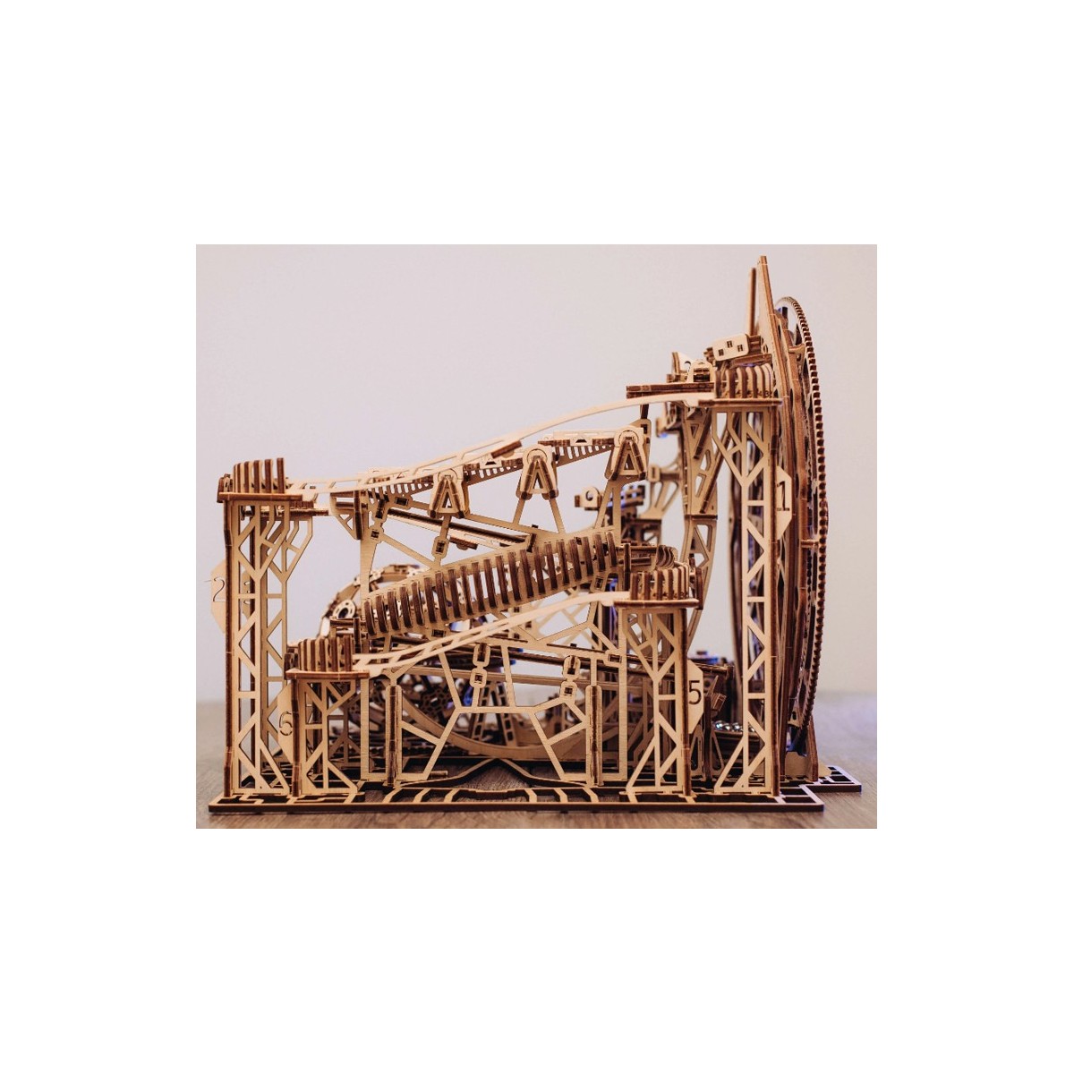 Maquette en bois animée Circuit de billes Galaxie
