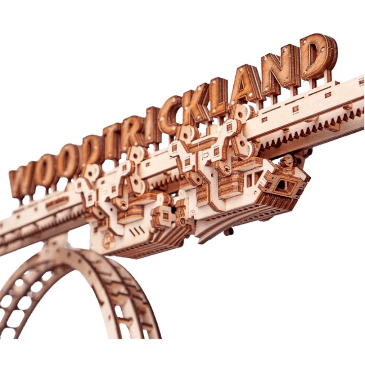 Maquette en bois animée Montagnes russes motorisées