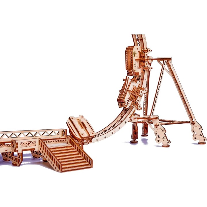 Maquette en bois animée Montagnes russes motorisées