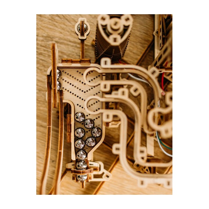 Maquette en bois animée Circuit de billes motorisé