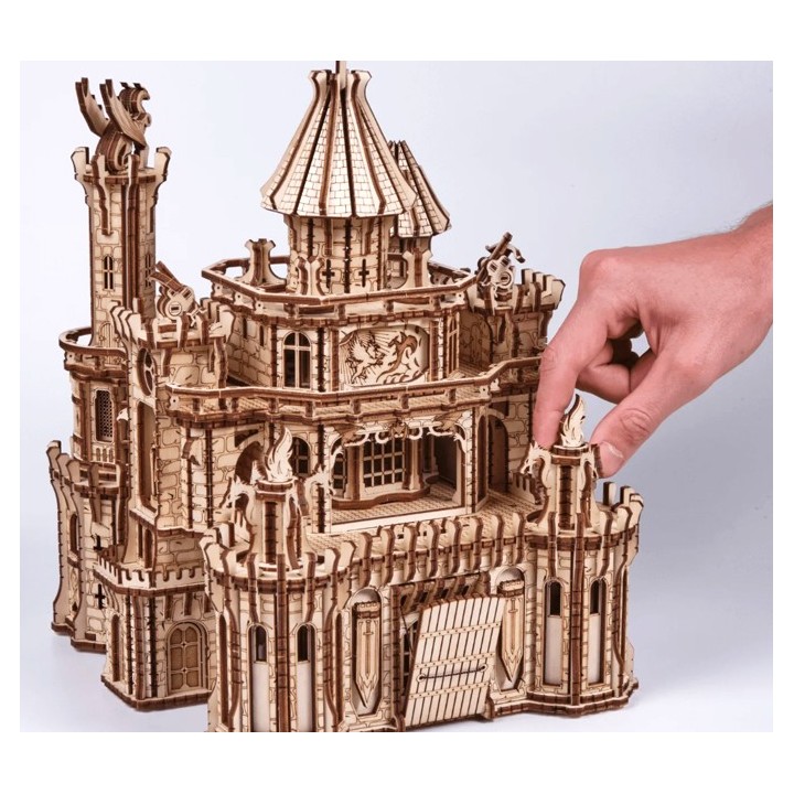 Maquette en bois Château fort animé lumineux musical