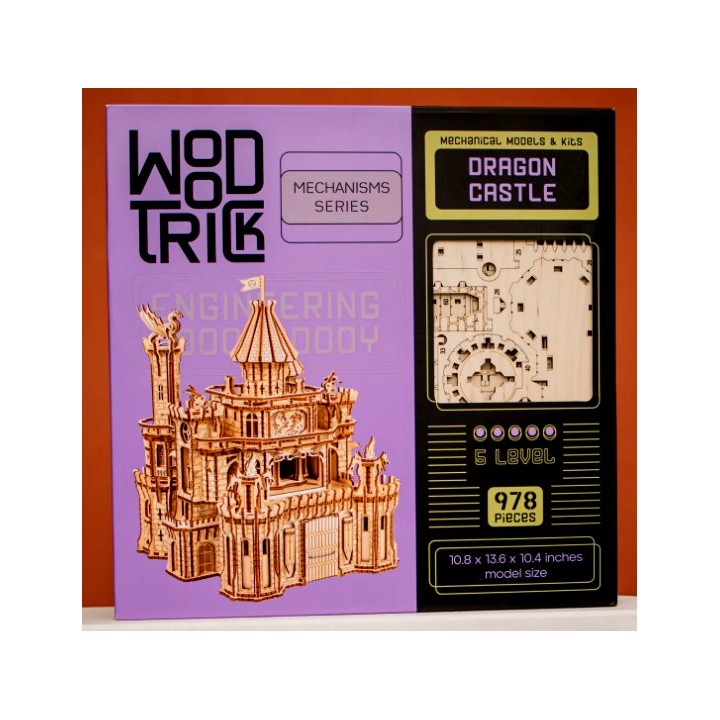 Maquette en bois Château fort animé lumineux musical