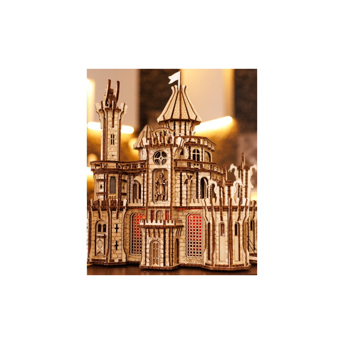 Maquette en bois Château fort animé lumineux musical