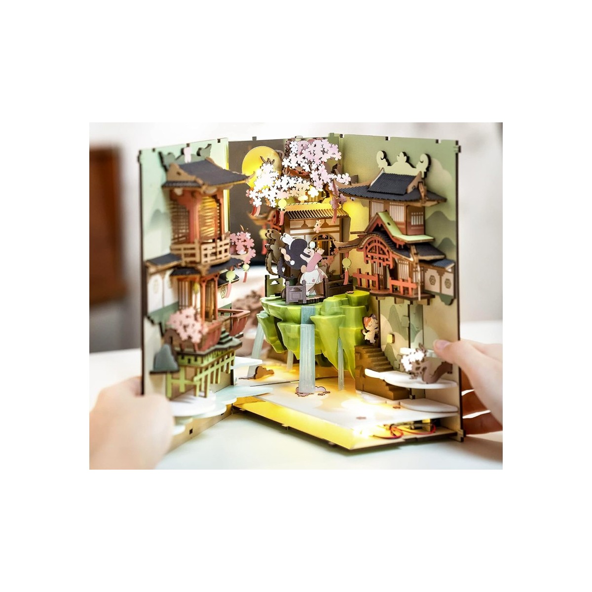 Maquette en bois lumineuse Serre-livres Japon cascade