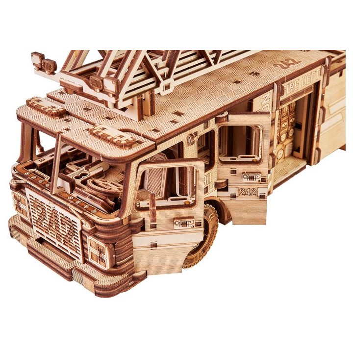 Maquette en bois animée Camion de pompier