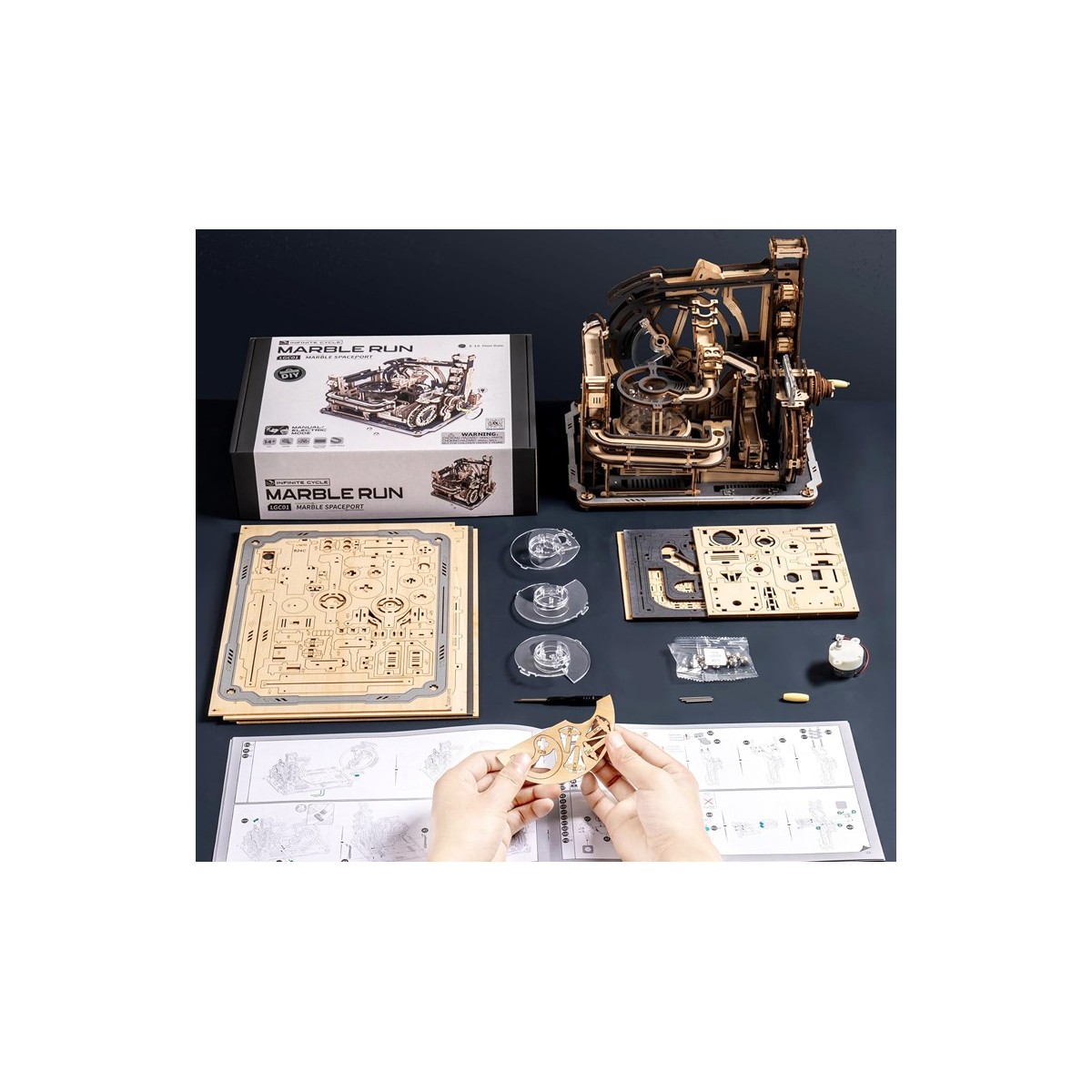 Maquette en bois animée Circuit de billes motorisé