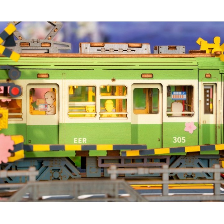 Maquette en bois lumineuse Tramway japonais