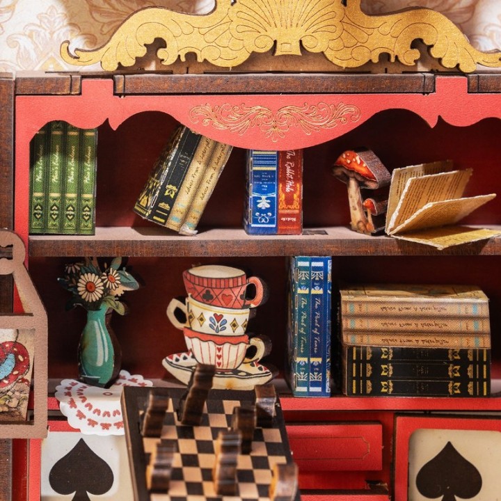 Maquette en bois lumineuse Serre-livres Alice aux pays des merveilles