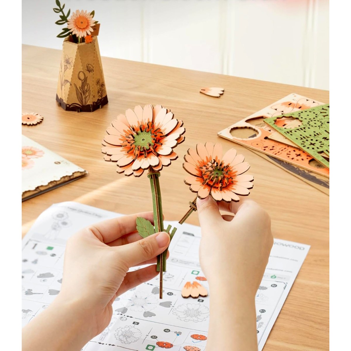 Maquette en bois Fleur Marguerite orange