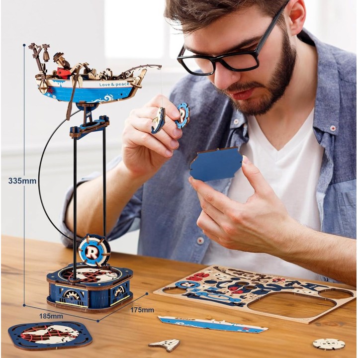 Maquette en bois Pêcheur avec balancier