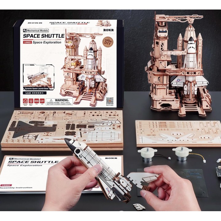 Maquette en bois animée lumineuse Navette spatiale