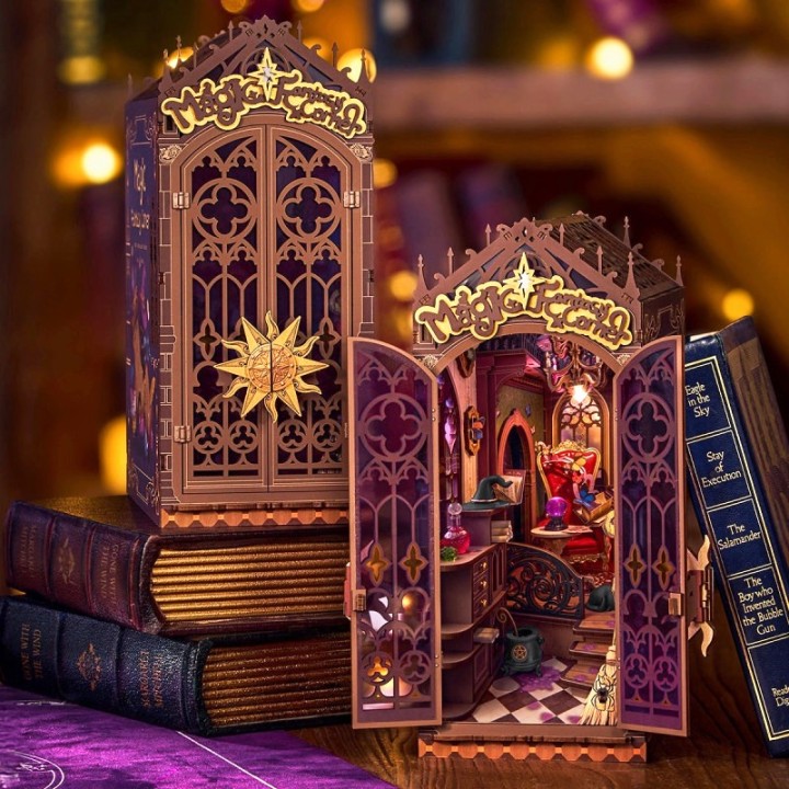 Maquette en bois lumineuse Serre-livres Coin Magique